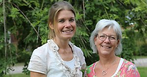 Två kvinnor som är ansvariga för språkcaféet på Vetlanda lärcentrum